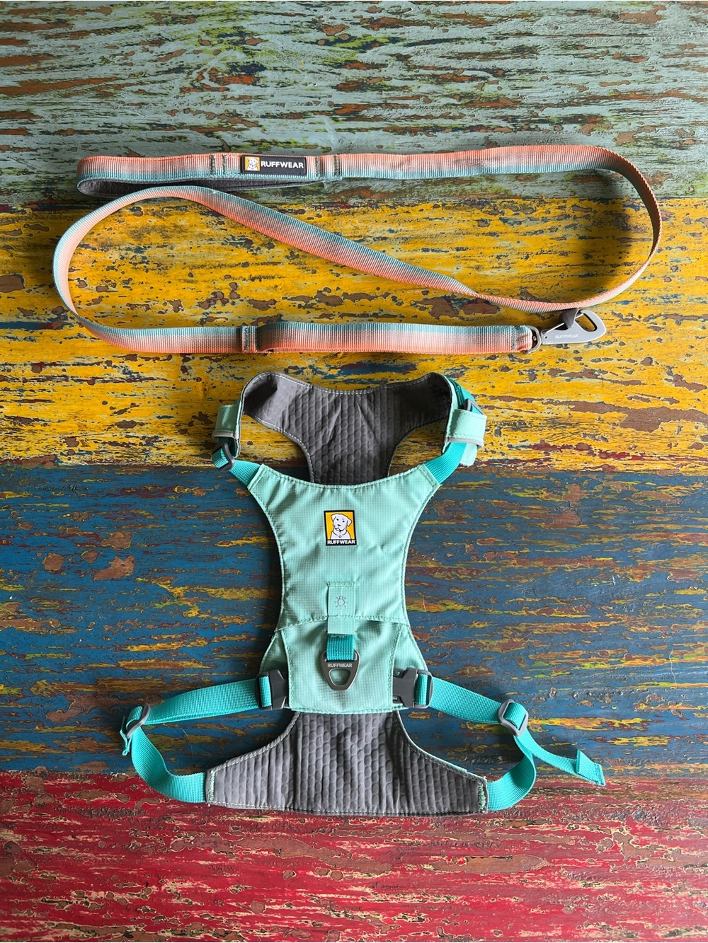 RuffWear Medium Green Sage Hi & Light Harness & Spring Fade Front Range Leash